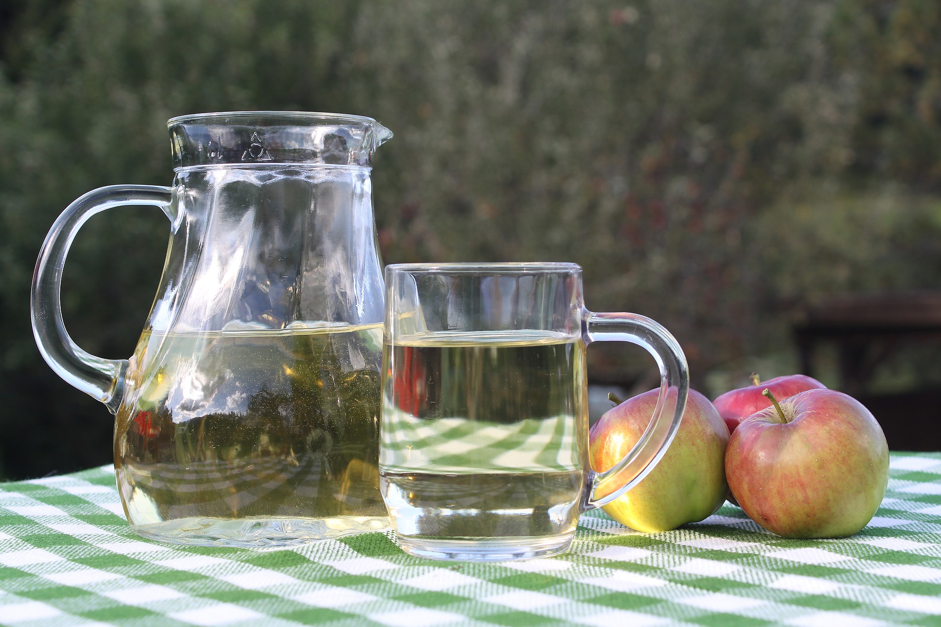 How to Make Hard Cider: The Ultimate Guide - DIY Hard Cider